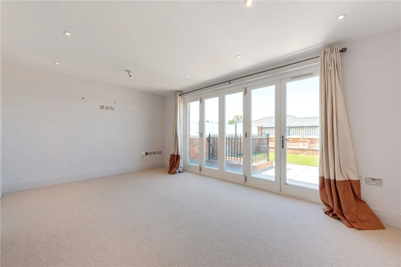 Elizabeth Place, Winchester, SO22, photo 6