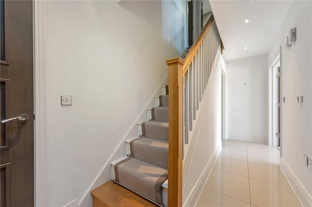 Elizabeth Place, Winchester, SO22, photo 4