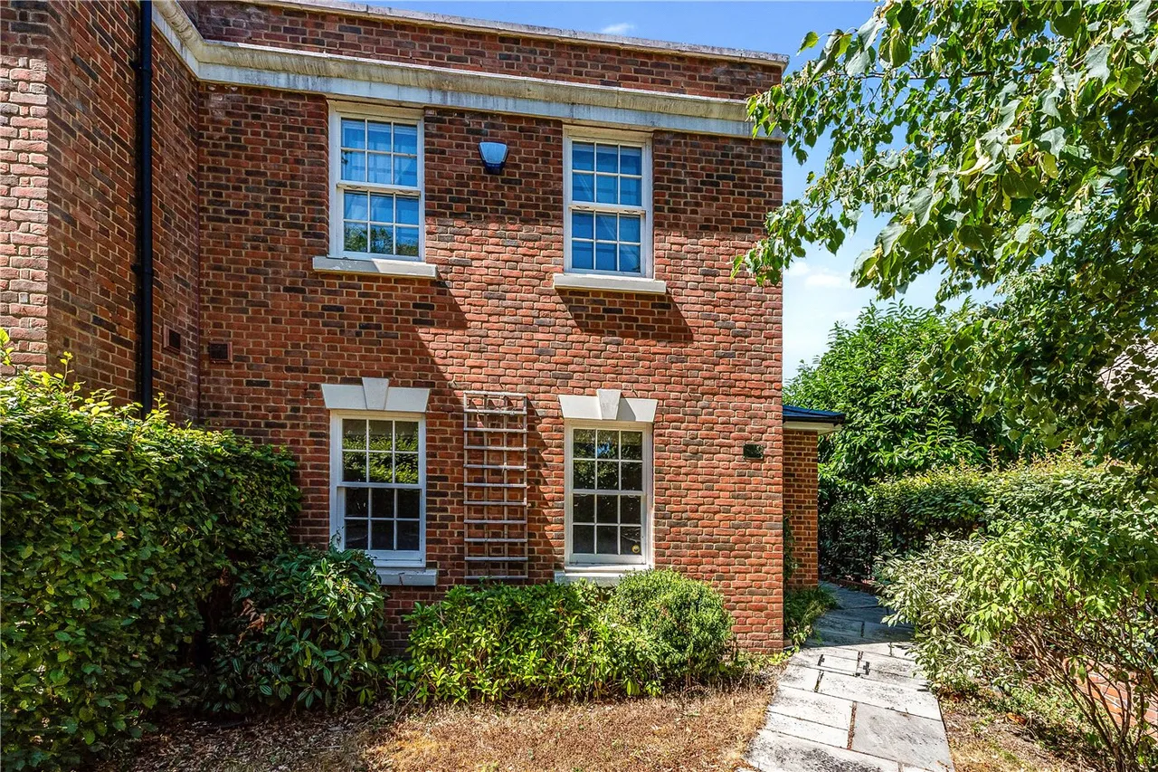 3 bed house for sale, Elizabeth Place, Winchester, SO22