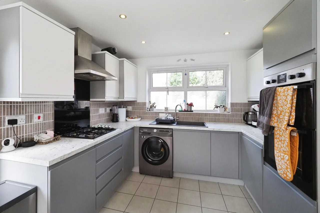 Coral Crescent, Warsop, NG20, photo 5