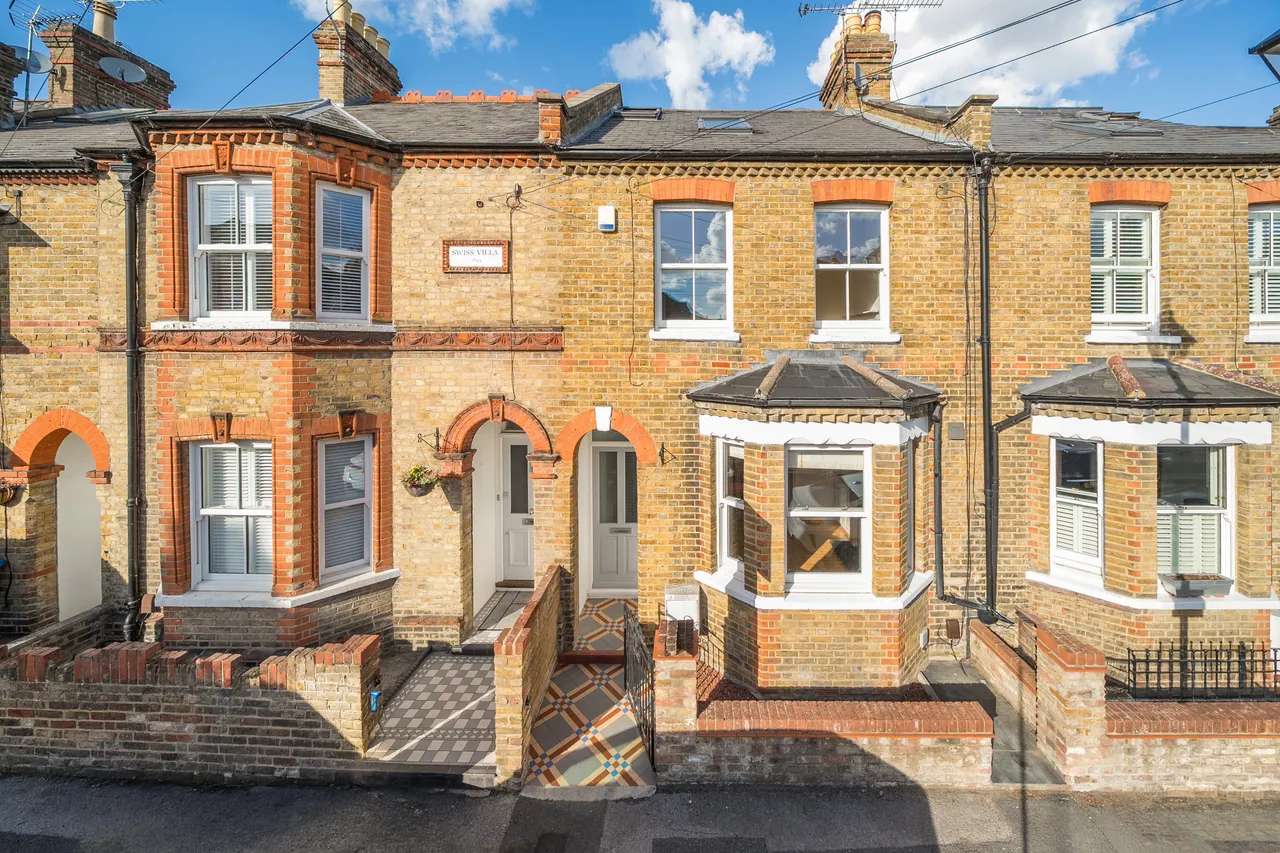 4 bed house for sale, Devereux Road, Windsor, SL4
