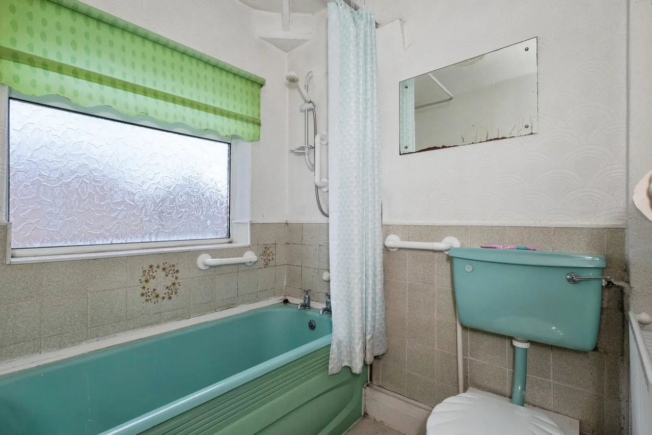 Circular Road, Denton, M34, photo 15