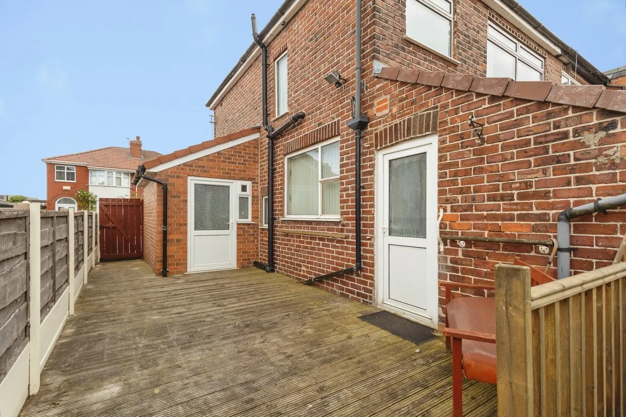 Circular Road, Denton, M34, photo 17