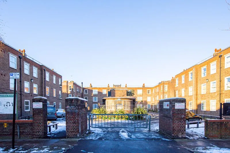Mapledene Road, London E8 3LN, photo 2