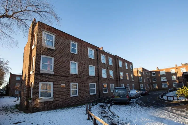 3 bed property for sale — Mapledene Road, London E8 3LN