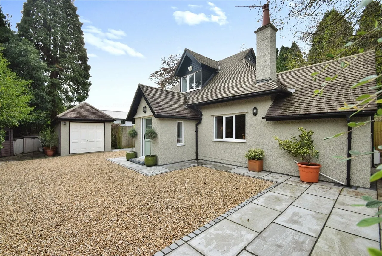 3 bed house for sale, Gower Road, Killay, SA2