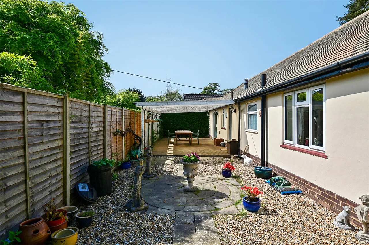 Heathvale Bridge Road, Ash Vale, Guildford, Surrey, GU12 5EU, photo 18