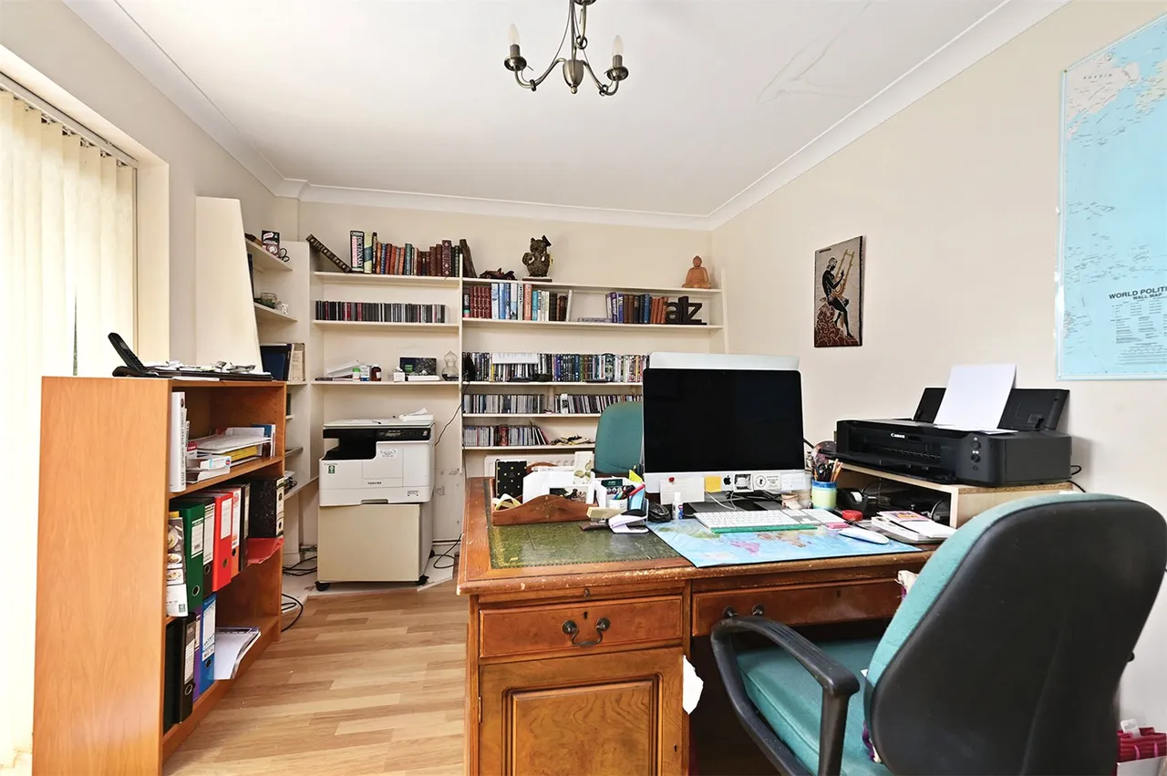 Heathvale Bridge Road, Ash Vale, Guildford, Surrey, GU12 5EU, photo 5