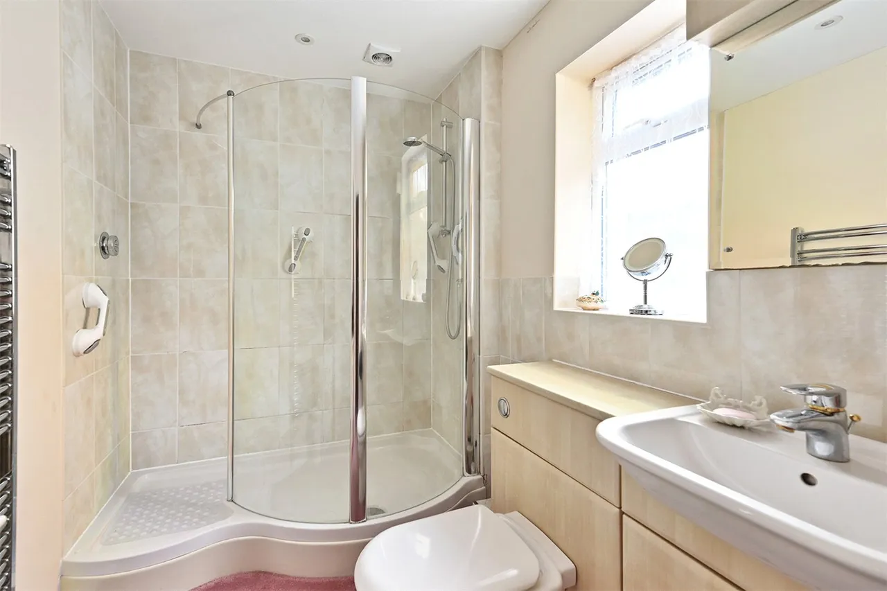 Heathvale Bridge Road, Ash Vale, Guildford, Surrey, GU12 5EU, photo 8