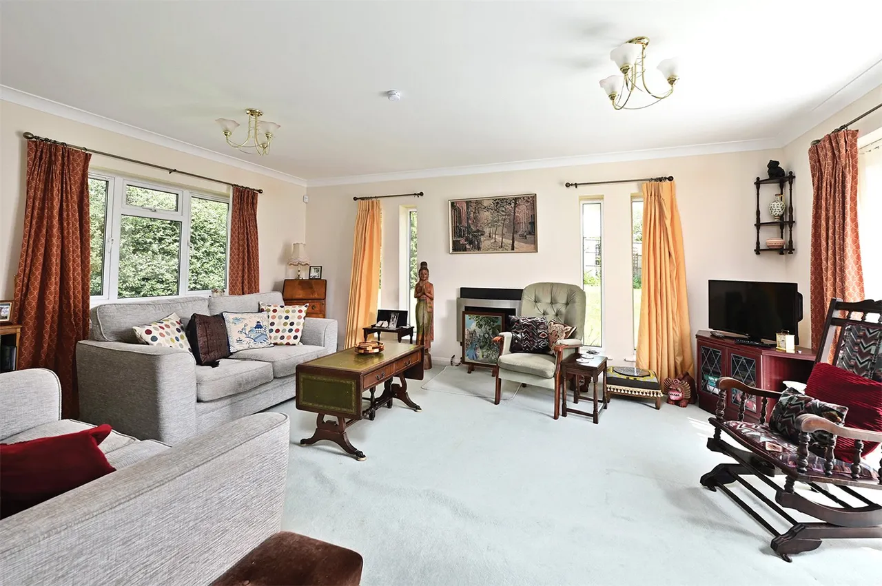 Heathvale Bridge Road, Ash Vale, Guildford, Surrey, GU12 5EU, photo 2