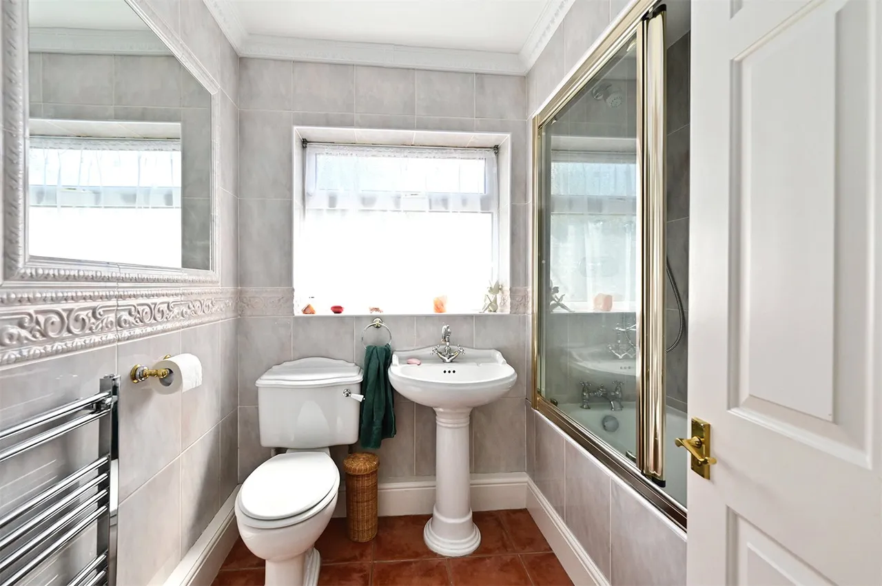 Heathvale Bridge Road, Ash Vale, Guildford, Surrey, GU12 5EU, photo 14
