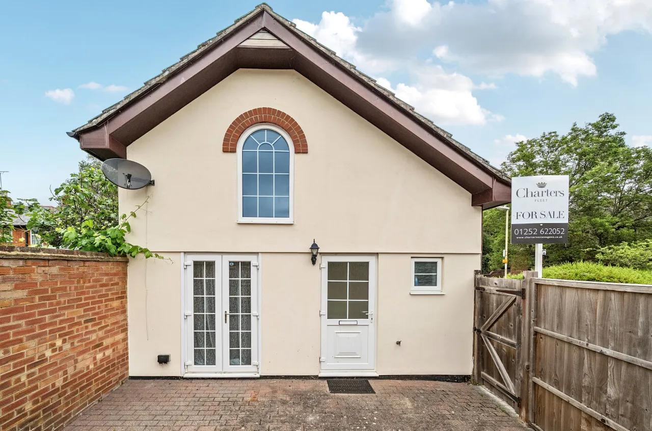 Old Cove Road, Fleet, GU51, photo 13