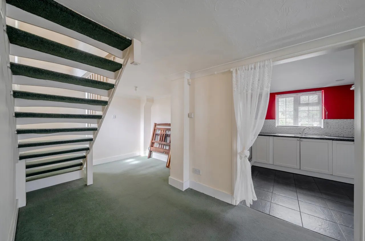 Old Cove Road, Fleet, GU51, photo 4