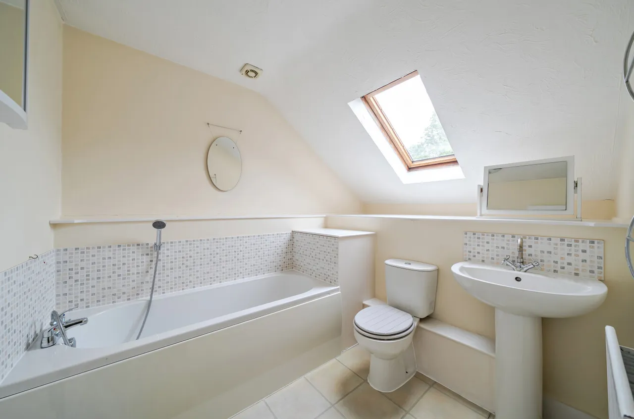 Old Cove Road, Fleet, GU51, photo 8