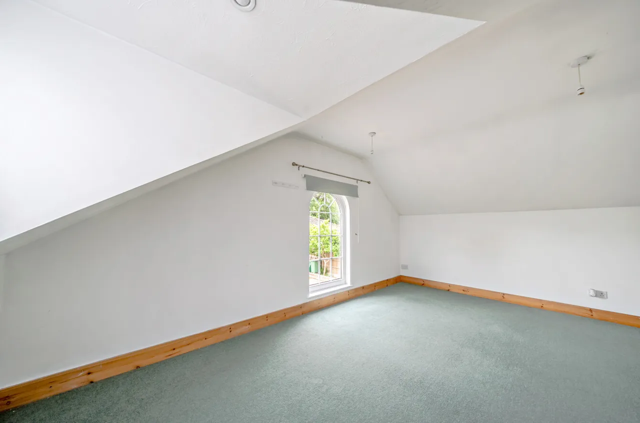 Old Cove Road, Fleet, GU51, photo 6
