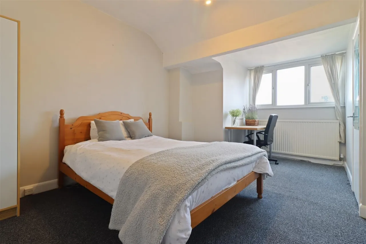 4 bed house for sale — Queens Road, Highfield, Sheffield