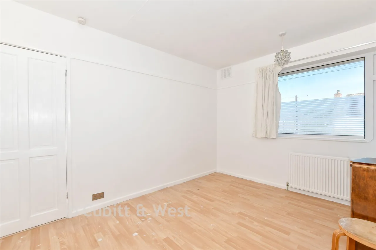 Old Manor Way, Portsmouth, PO6, photo 8