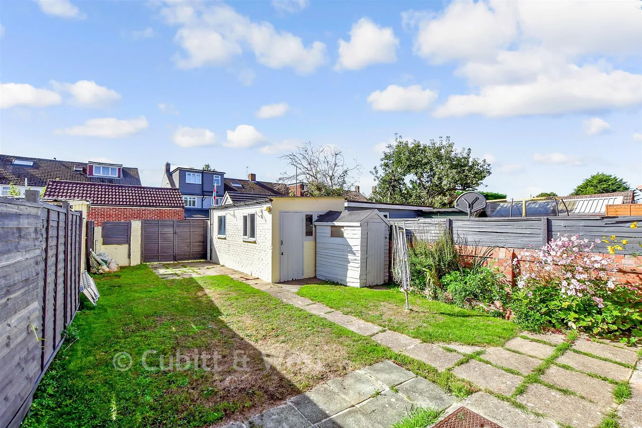 Old Manor Way, Portsmouth, PO6, photo 4