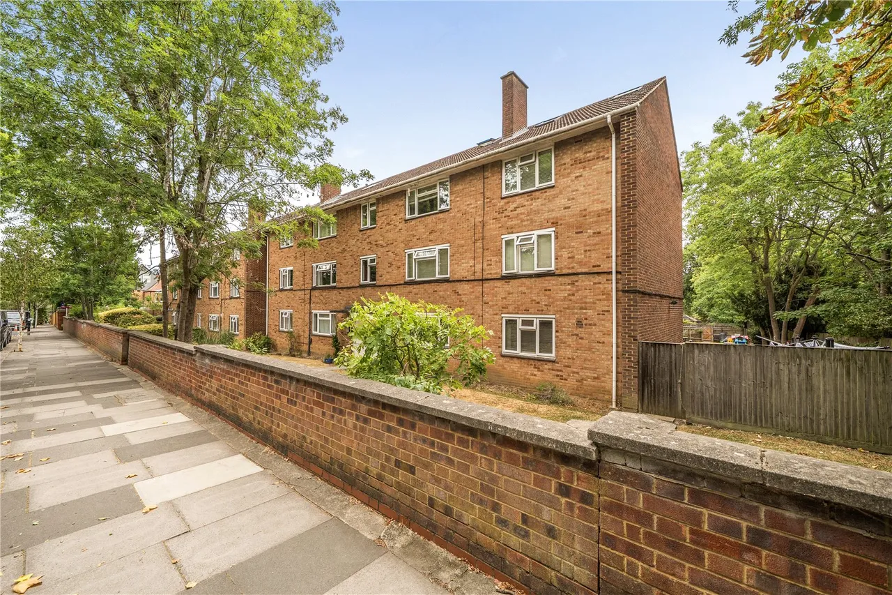 Queens Walk, Ealing, W5, photo 2