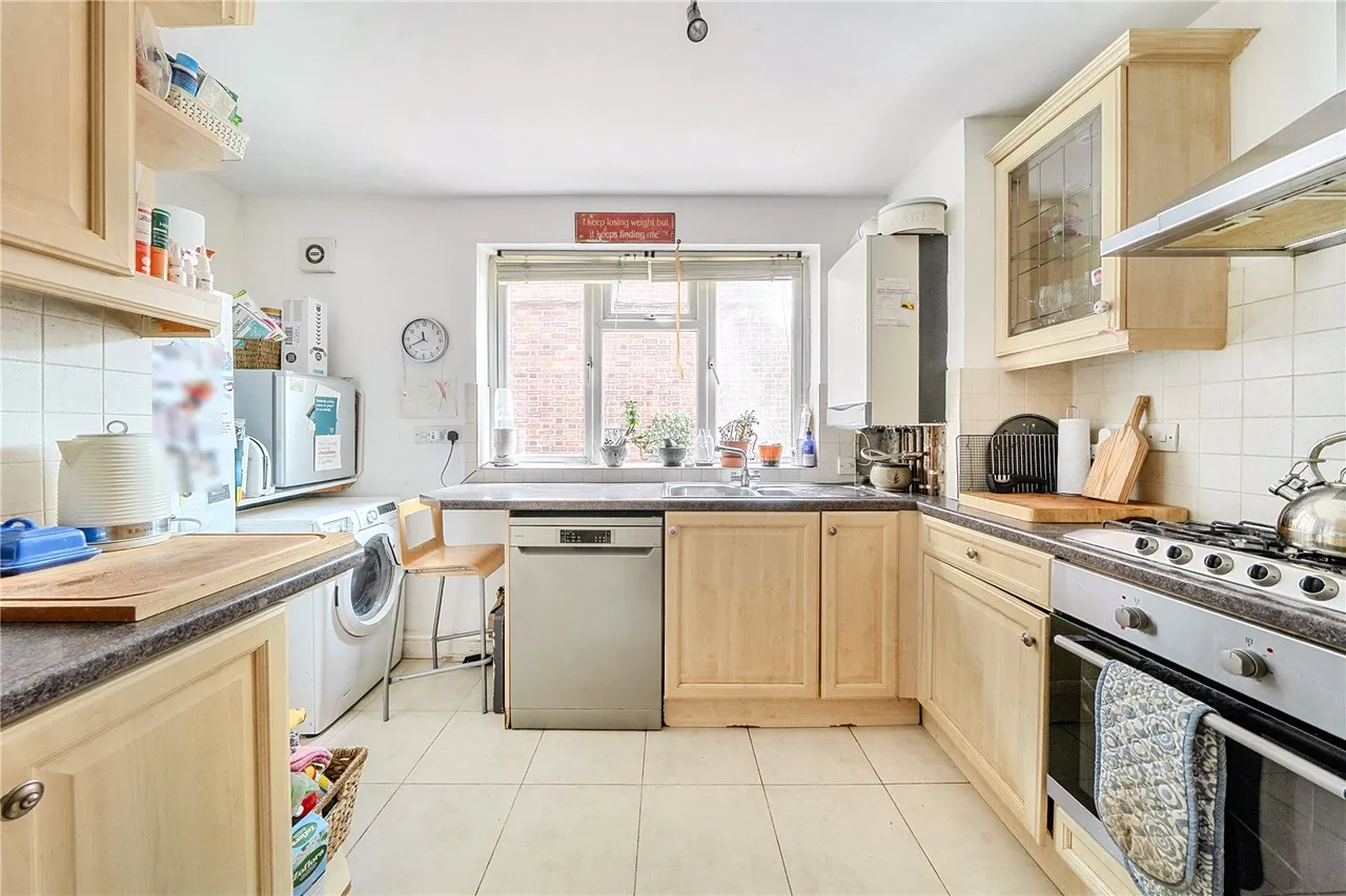 Queens Walk, Ealing, W5, photo 8