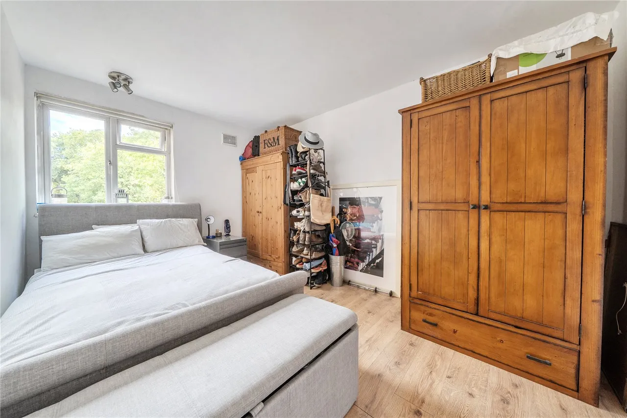 Queens Walk, Ealing, W5, photo 12