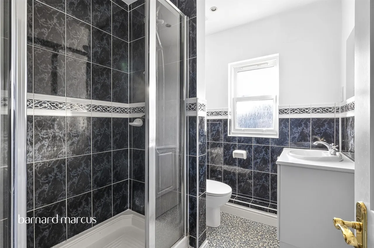 Ravens Close, Surbiton, KT6, photo 9