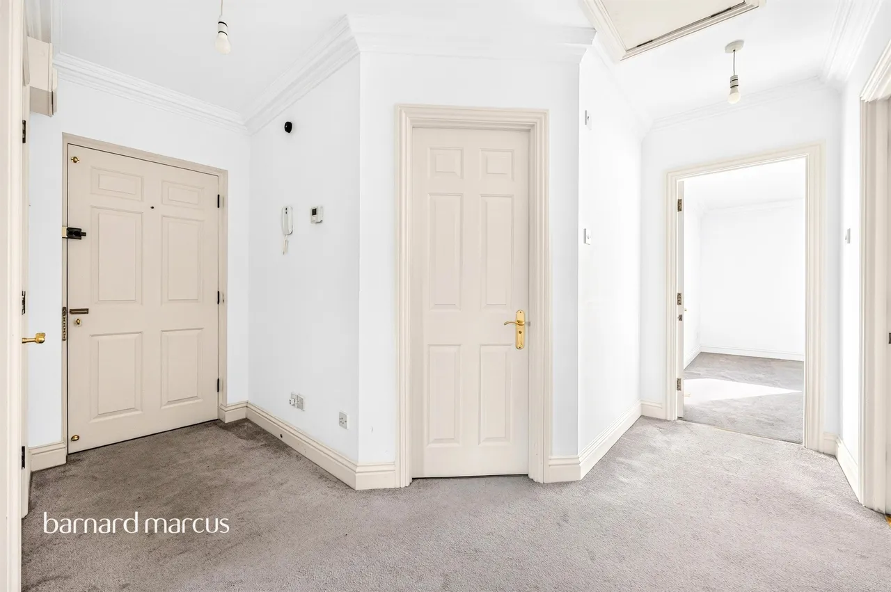 Ravens Close, Surbiton, KT6, photo 5
