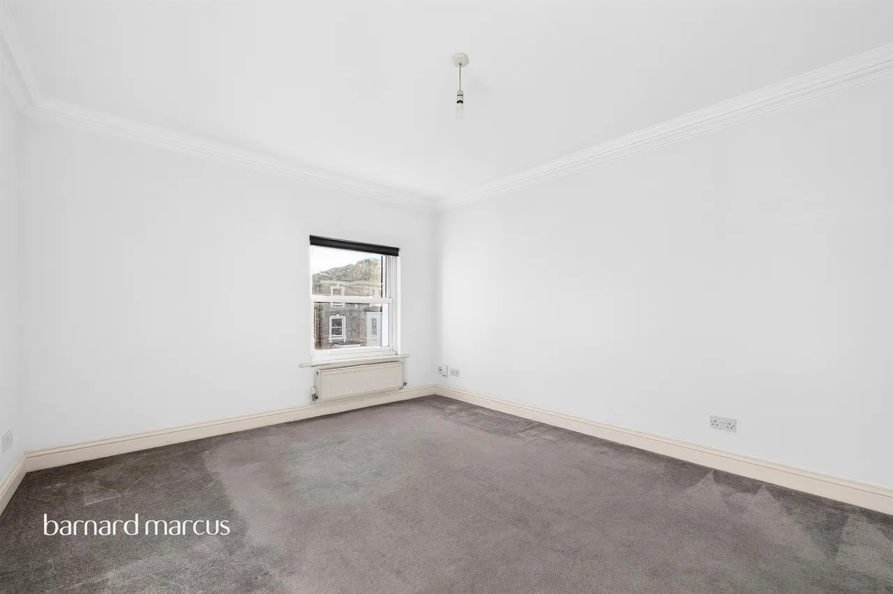 Ravens Close, Surbiton, KT6, photo 2