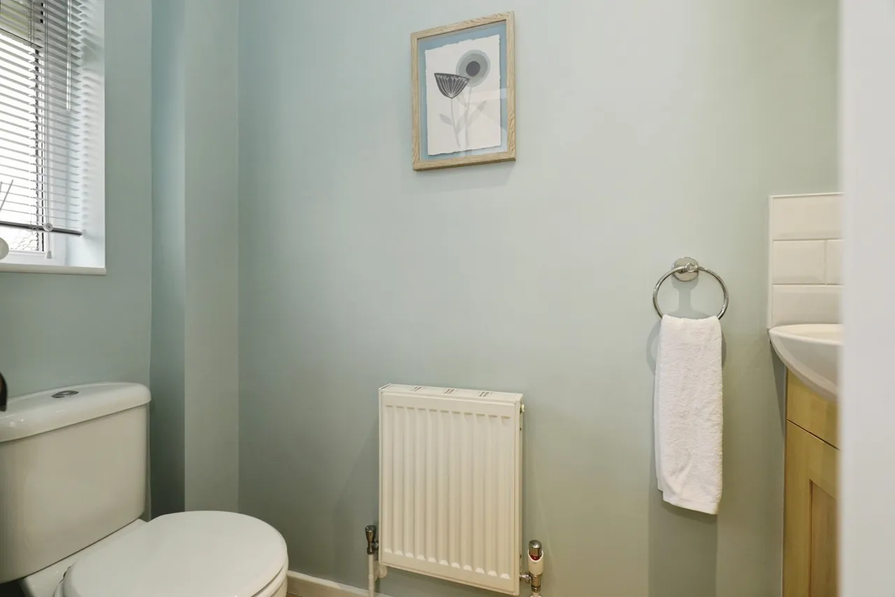 Castle Close, Killinghall, Harrogate, North Yorkshire, HG3, photo 3