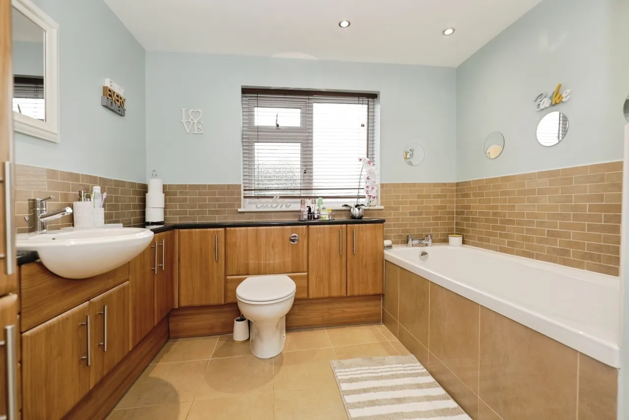 Castle Close, Killinghall, Harrogate, North Yorkshire, HG3, photo 20