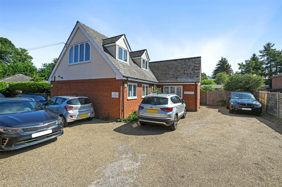 with 3 bedrooms in East Street, Saffron Walden, CB10, photo 2