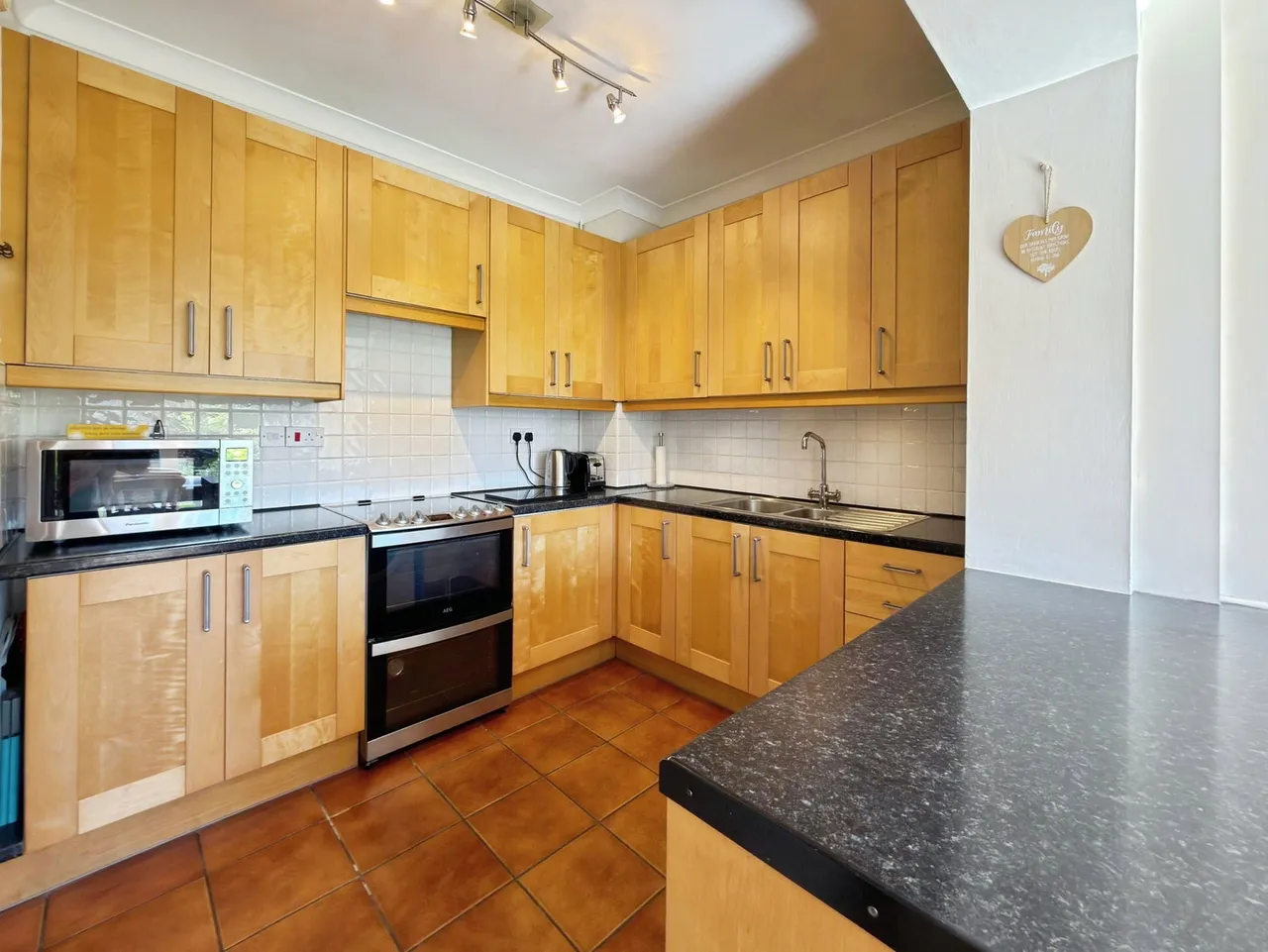 Llanllienwen Road, Cwmrhydyceirw, photo 12