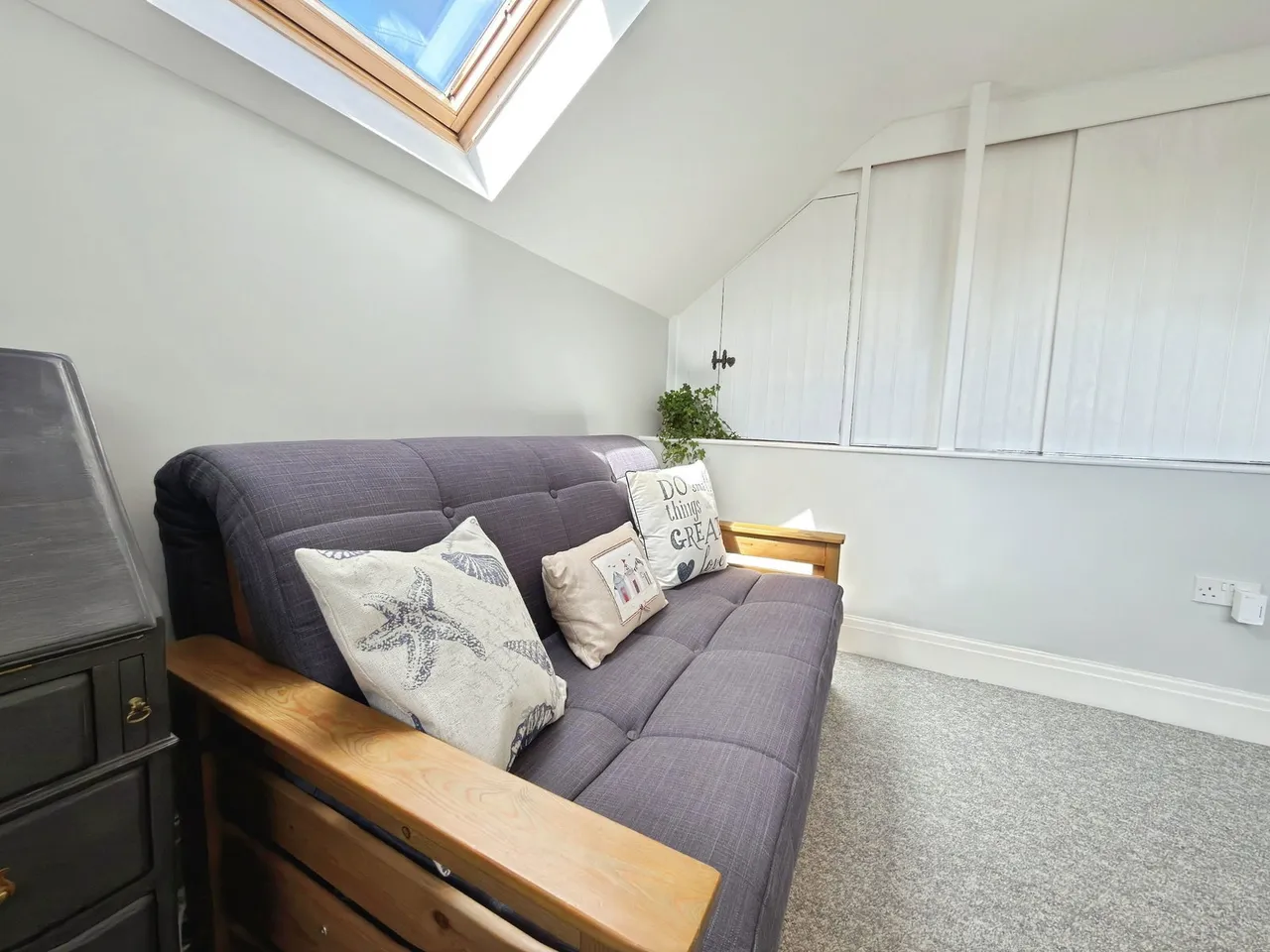 Llanllienwen Road, Cwmrhydyceirw, photo 32