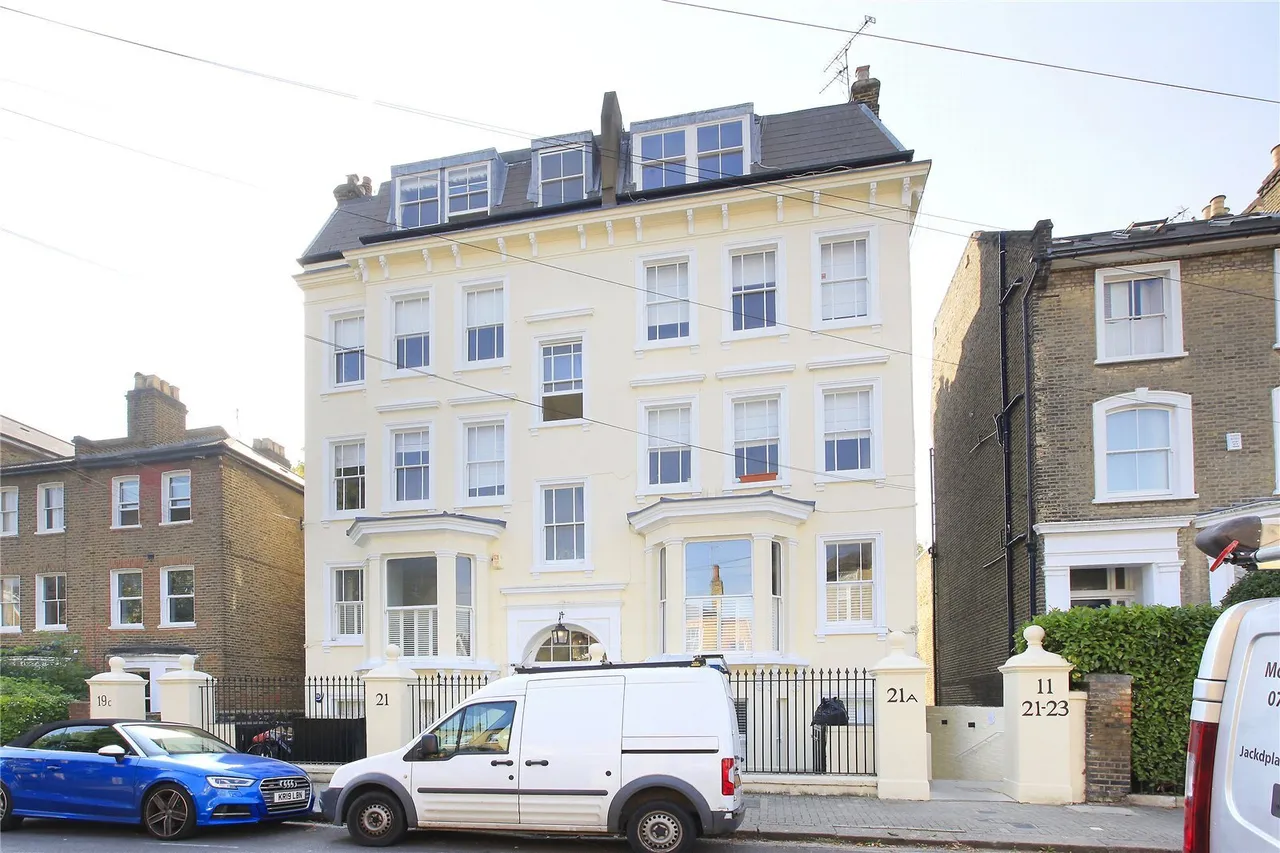 2 bed flat for sale, Elsynge Road, London, SW18