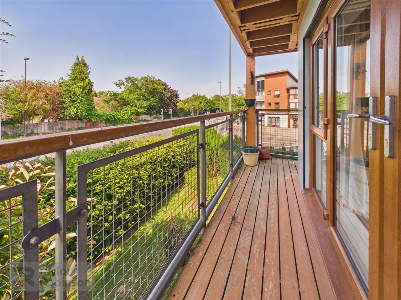 Commonwealth Drive, Three Bridges, RH10, photo 6