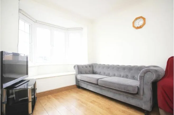 St. Lukes Way, Nuneaton, CV10, photo 4