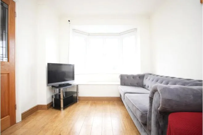 St. Lukes Way, Nuneaton, CV10, photo 3