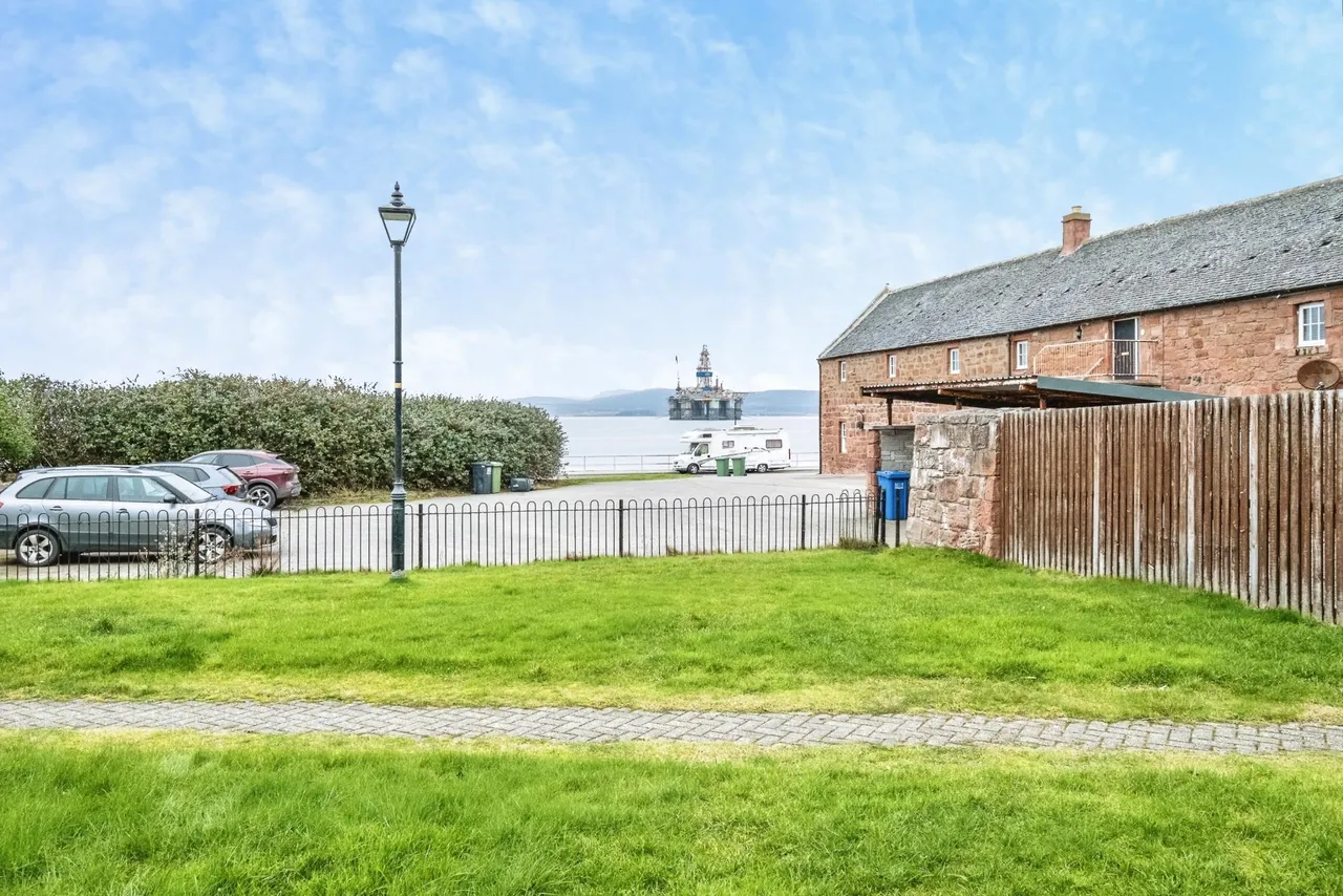 Marine Terrace, Cromarty, IV11, photo 3