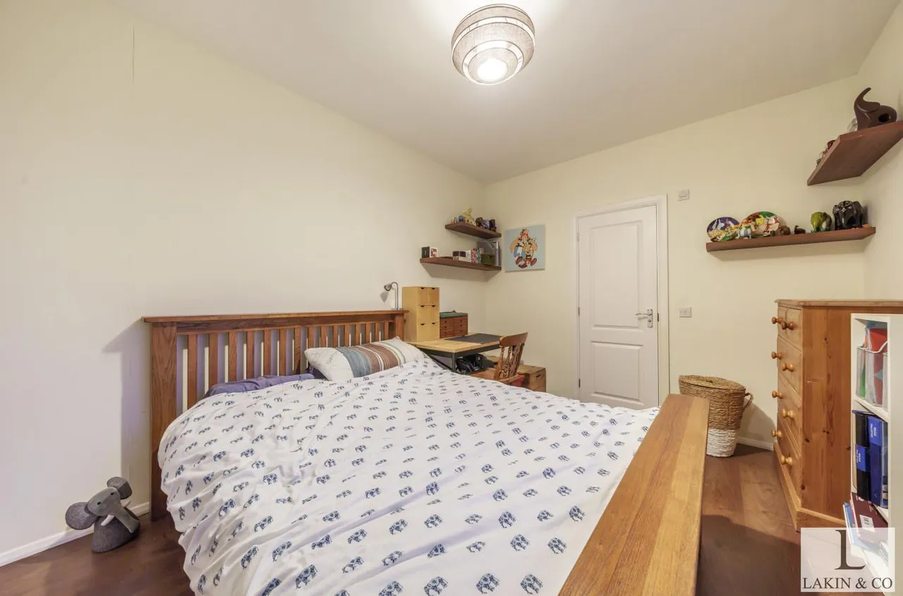 Crosby Gardens, Uxbridge, UB8 1GS, photo 6
