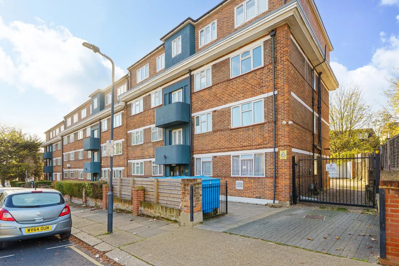 The Elms Nicoll Road, London, NW10, photo 5