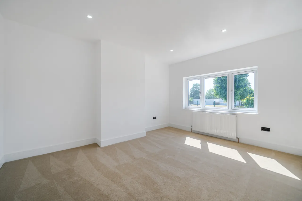 Court Avenue, Coulsdon, CR5, photo 6