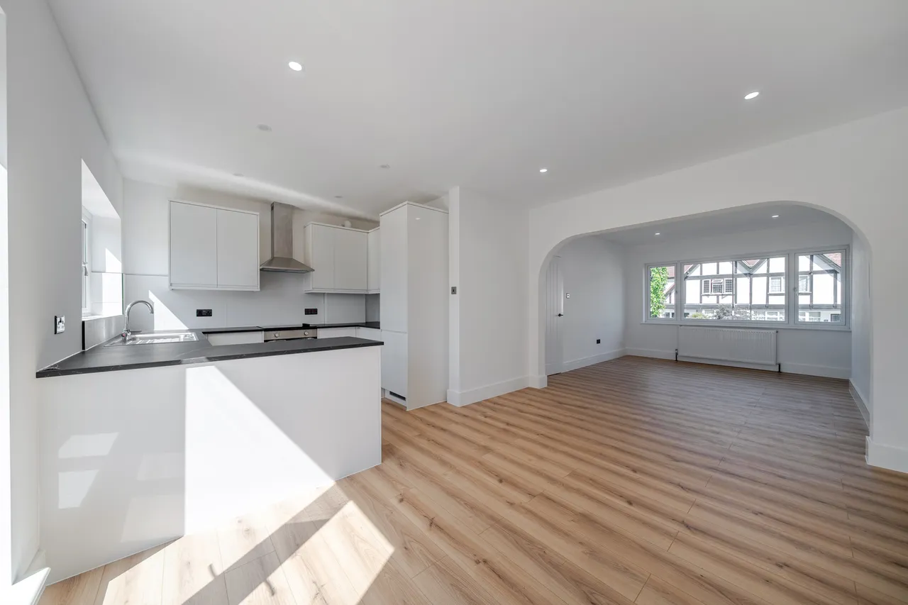 Court Avenue, Coulsdon, CR5, photo 9