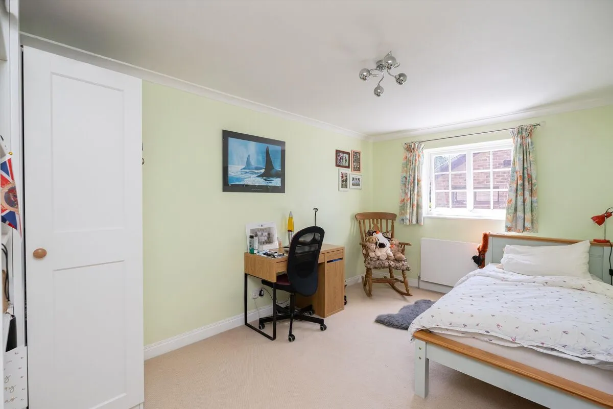 Milner Drive, Cobham, KT11, photo 15
