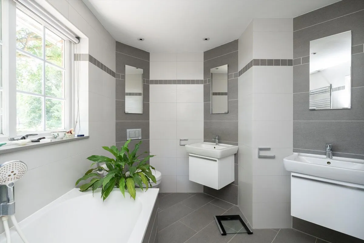 Milner Drive, Cobham, KT11, photo 9