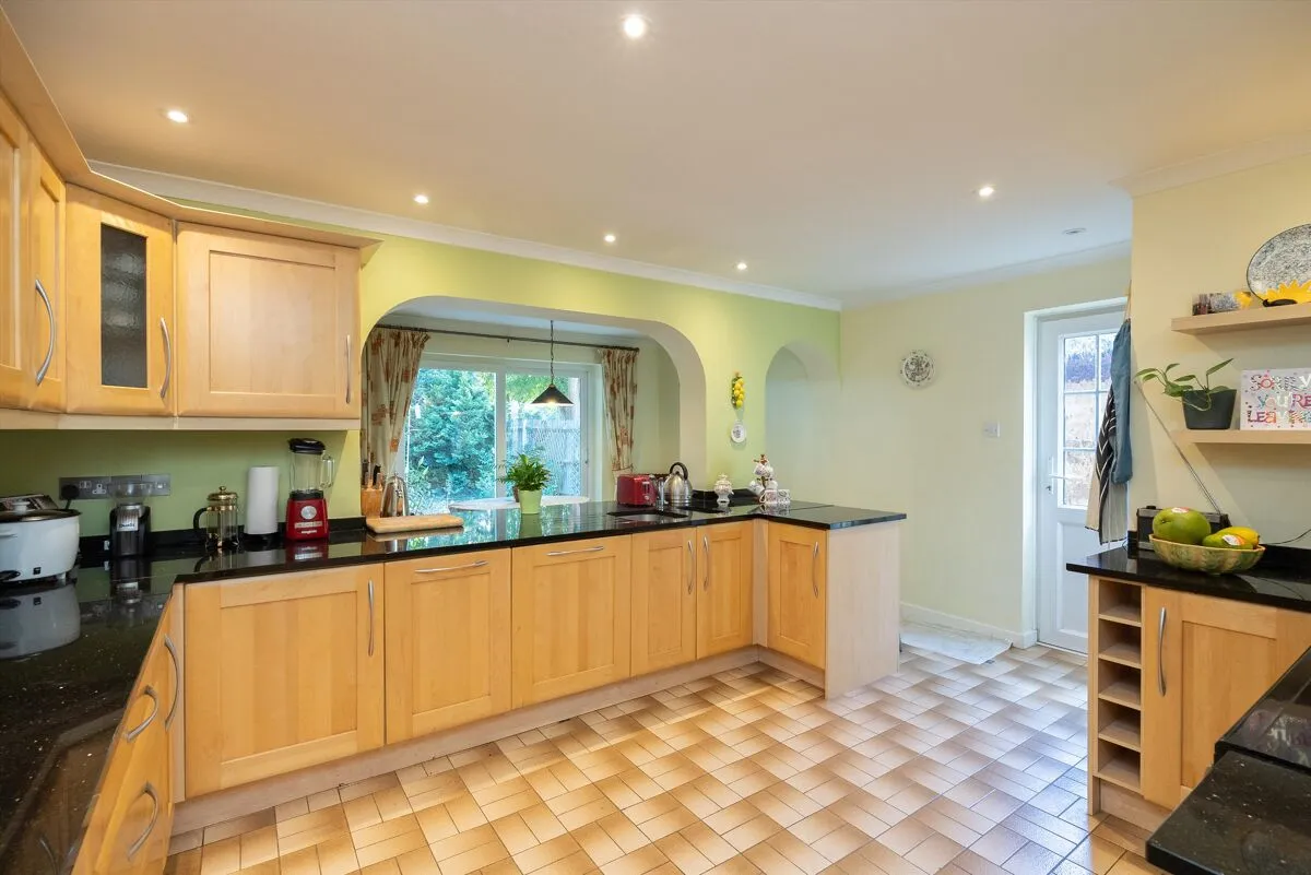 Milner Drive, Cobham, KT11, photo 6