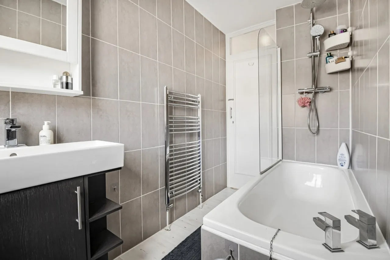 Chester Place, Green Lane, Northwood, Greater London, photo 15