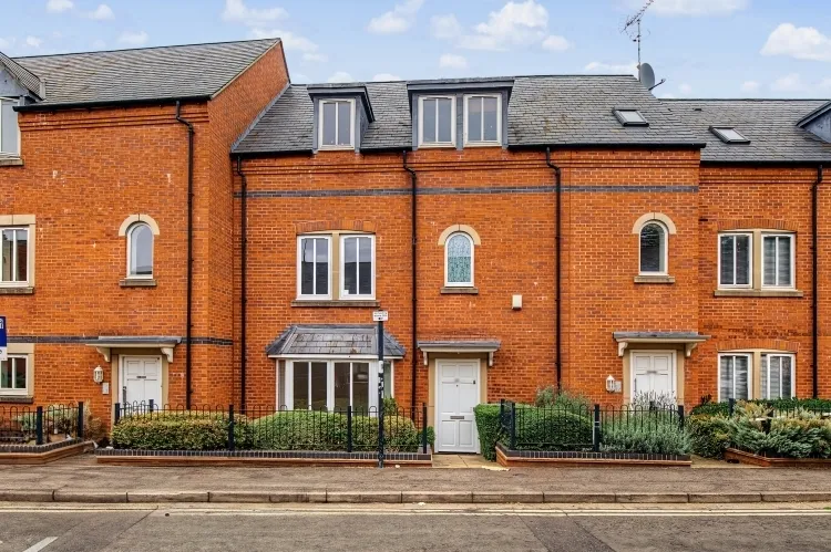 2 bed flat for sale, Bridge Court, Banbury, OX16