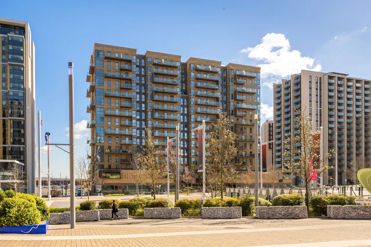 3 bed flat for sale — Flat 90, Marathon House, 33 Olympic Way, Wembley
