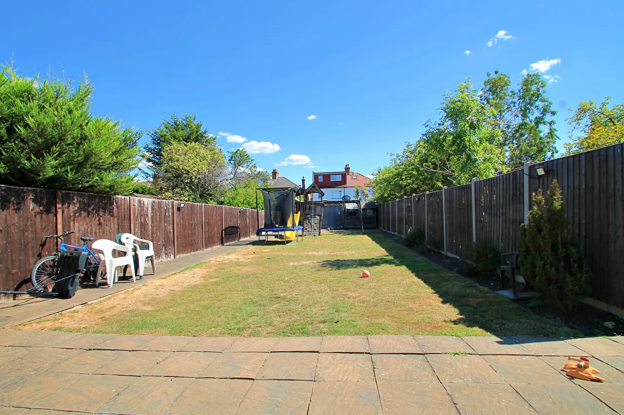 Moat Drive, Harrow, HA1, photo 11