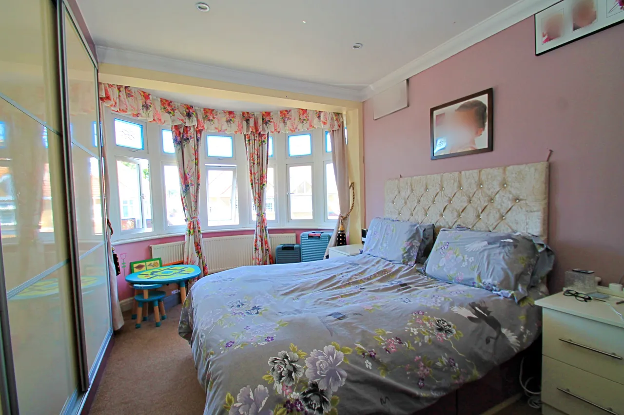 Moat Drive, Harrow, HA1, photo 8